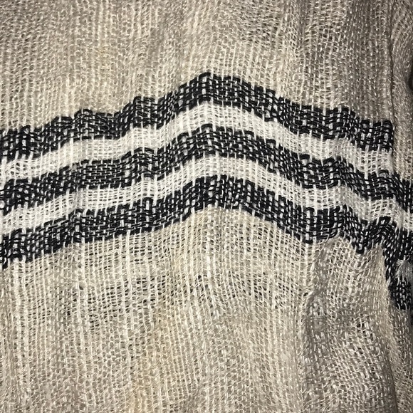 J. CREW SCARF - Picture 3 of 8